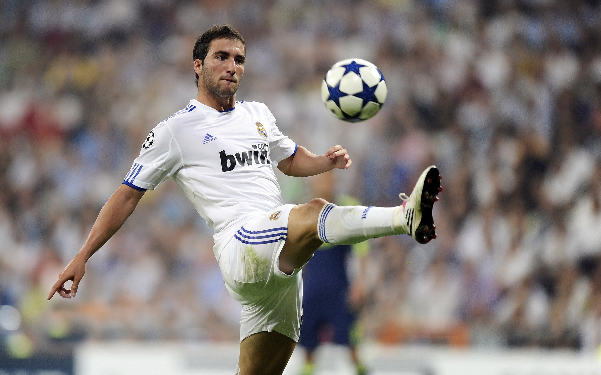 蒂亚戈的绝杀，那不勒斯与威尔士之间，一个移民之子的足球史诗